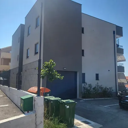 Appartement Place For 2 Zadar